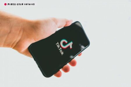 Медиа в TikTok: как экспериментируют, что снимают, чем удивляют